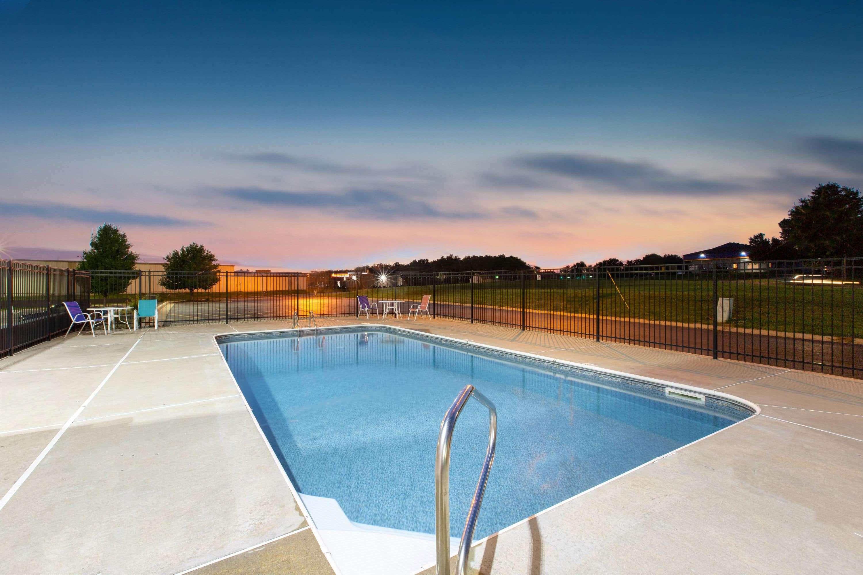 La Quinta By Wyndham Blue Springs Hotell Exteriör bild