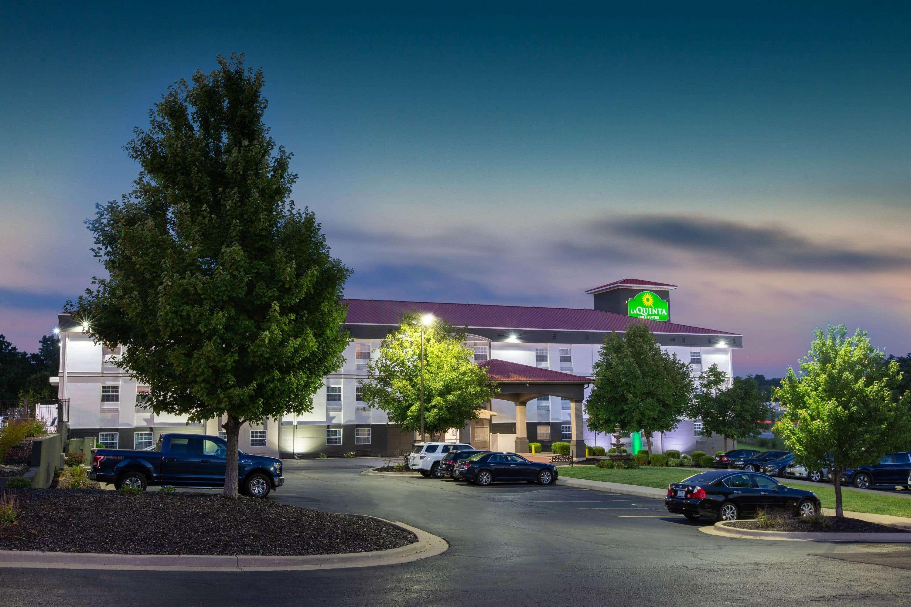 La Quinta By Wyndham Blue Springs Hotell Exteriör bild